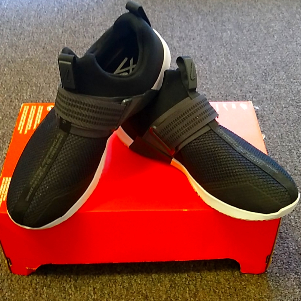New NIKE MEN'S METCON TRAINING SHOE!